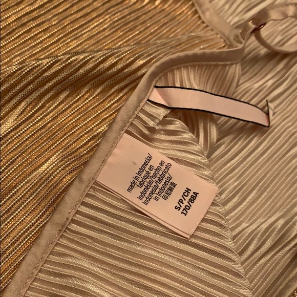 Victoria’s Secret rose gold metallic crop small - Picture 3 of 4